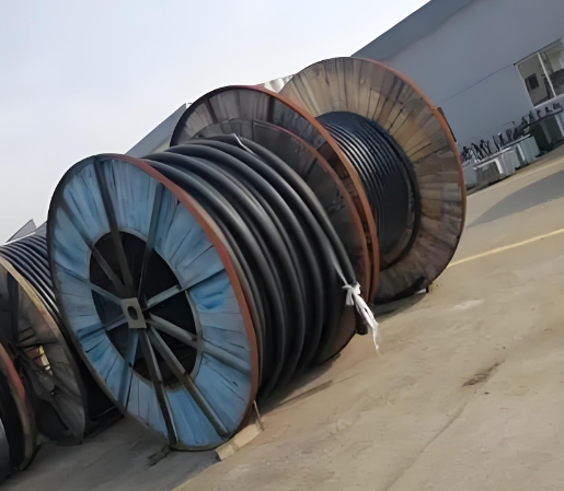 高低壓電力電纜的選材十分重要以確保電力傳輸的穩定性和效率.jpg